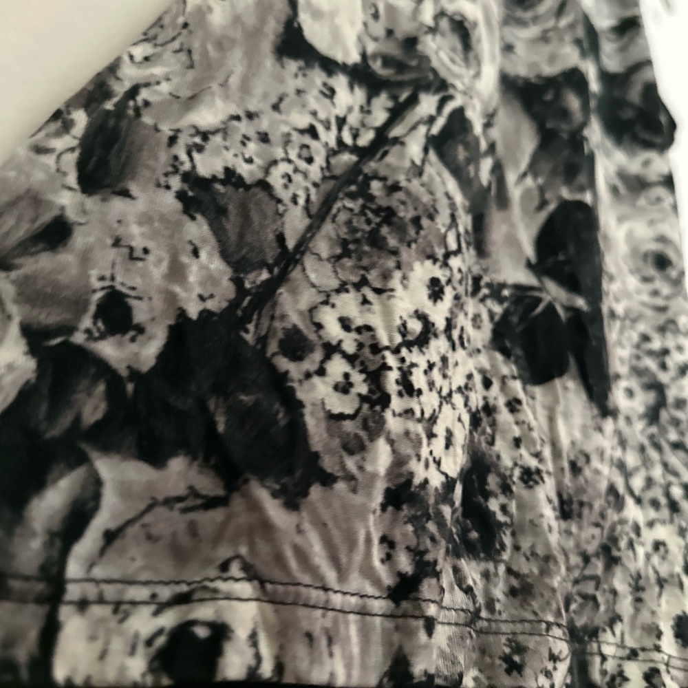 Whetherly Vintage Floral black and white Tank Top - Picture 6 of 10